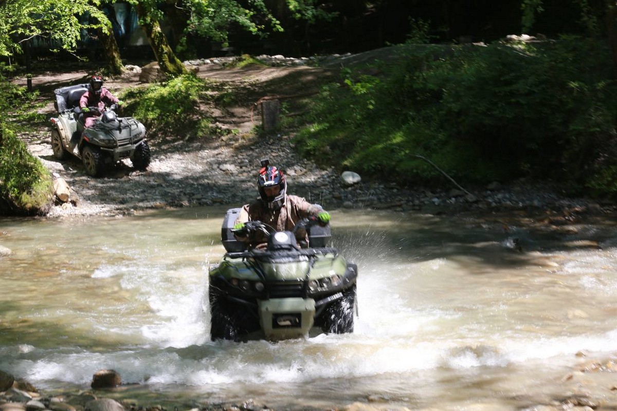 Тур на квадроциклах в п. Новомихайловский по Сухому и Мокрому каньонам