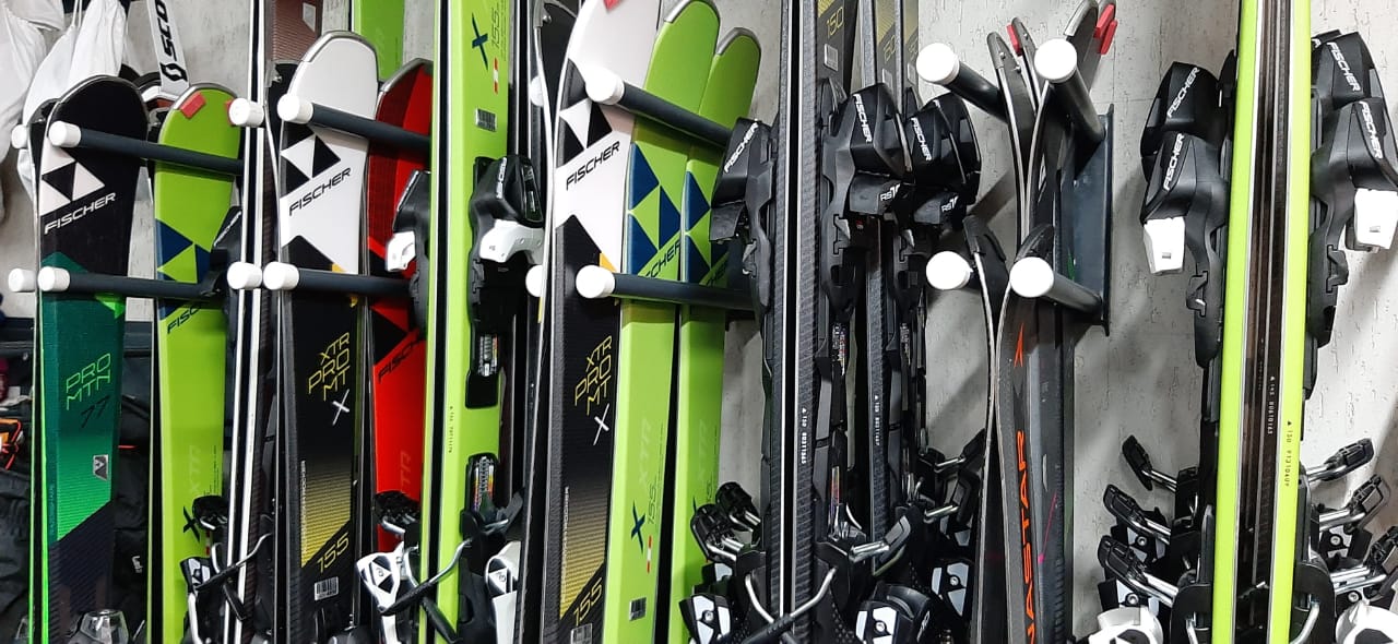 Прокат горных лыж в п. Новомихайловский