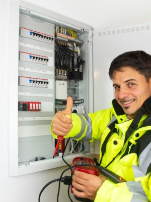 Монтаж автоматов и УЗО на дому Монтаж автоматов и УЗО на дому